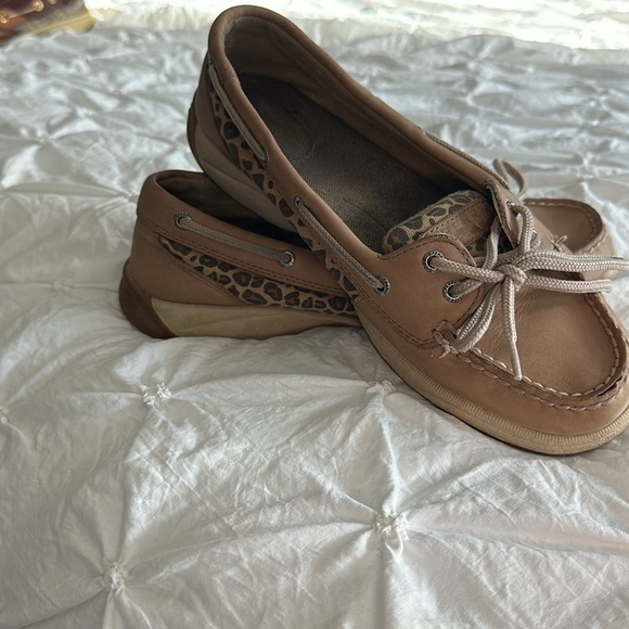 Size 8.5 - Picture 4 of 4